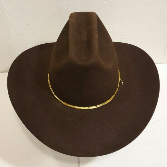 round cowboy hat